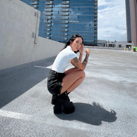 Meet your Posher, Serina - Picture 7 of 8